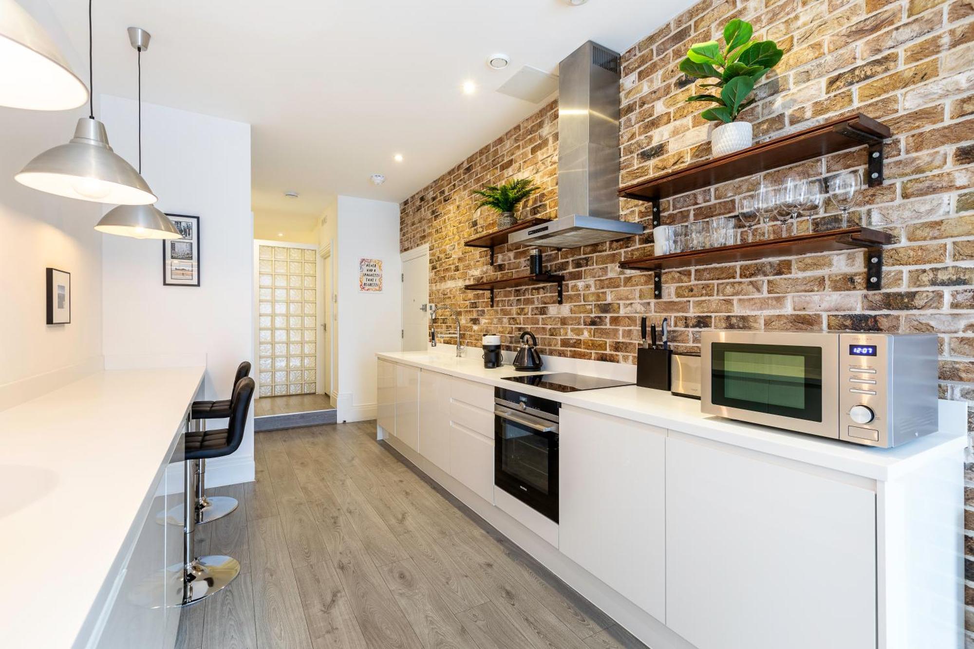Sleek One Bedroom Flat In East Putney