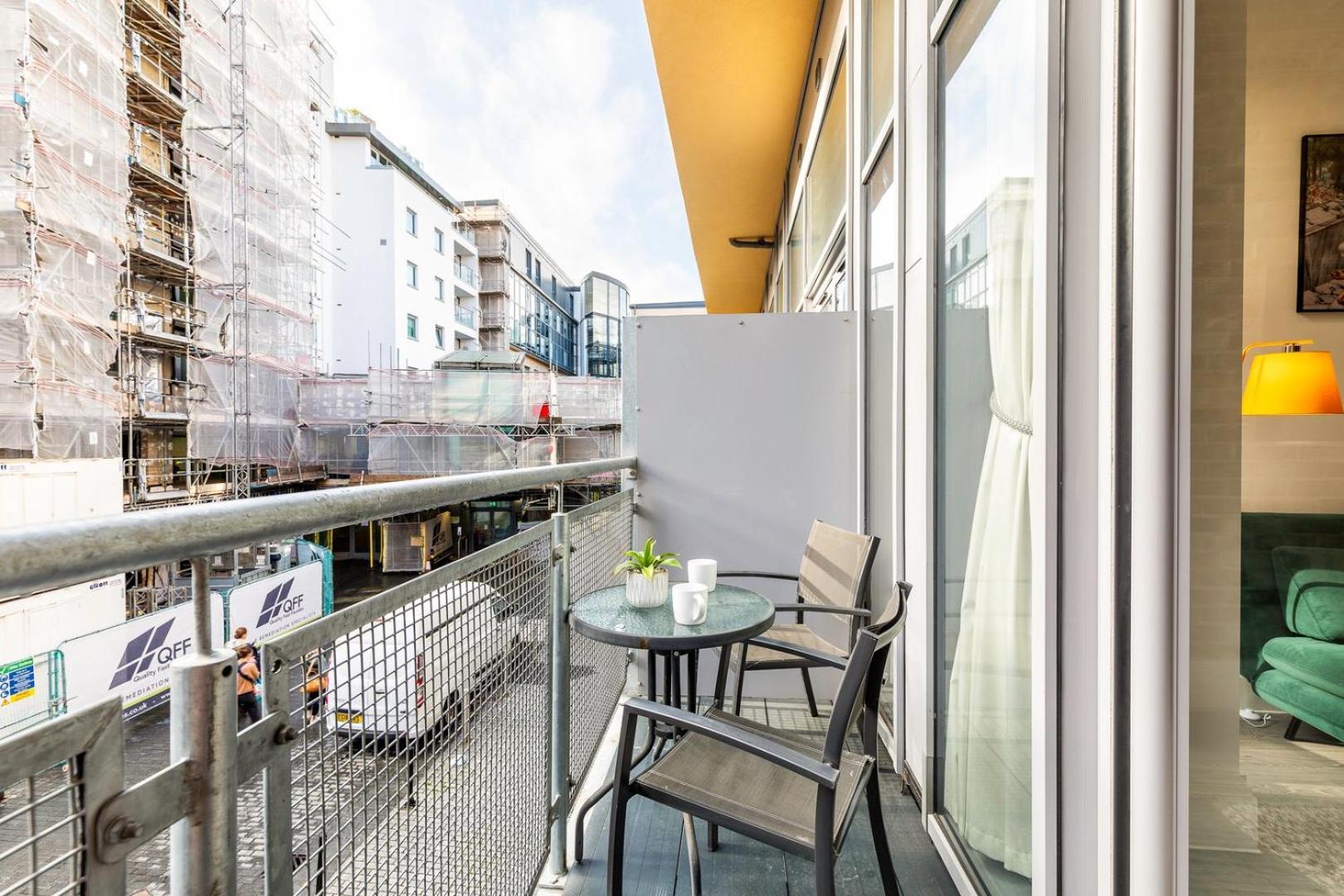 Sleek One Bedroom Flat In East Putney