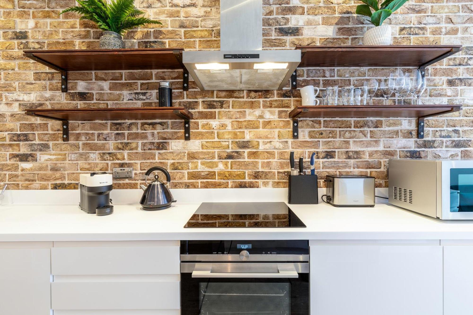 Sleek One Bedroom Flat In East Putney